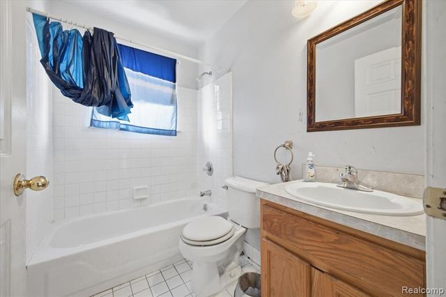 2803 Reflection Avenue, Waterford, MI 48328