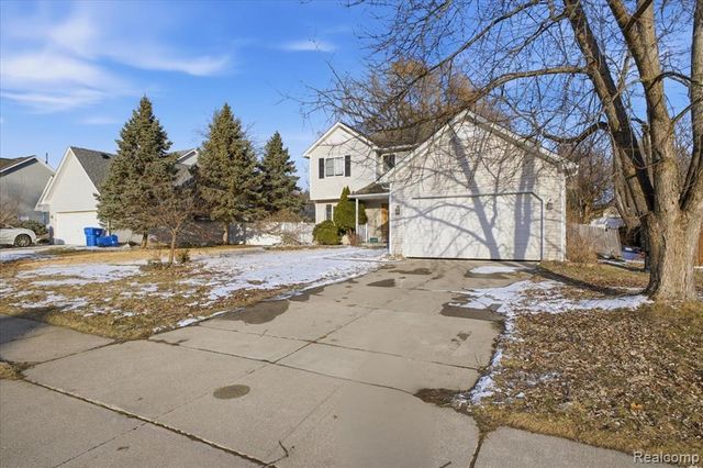 2803 Reflection Avenue, Waterford, MI 48328