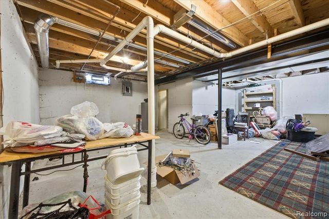 2803 Reflection Avenue, Waterford, MI 48328