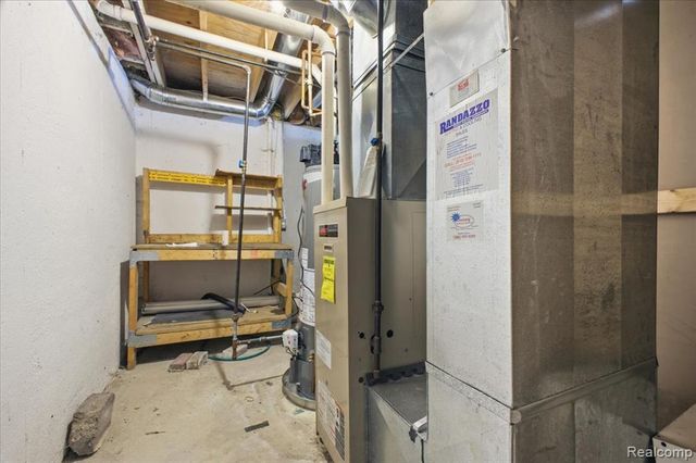 2803 Reflection Avenue, Waterford, MI 48328