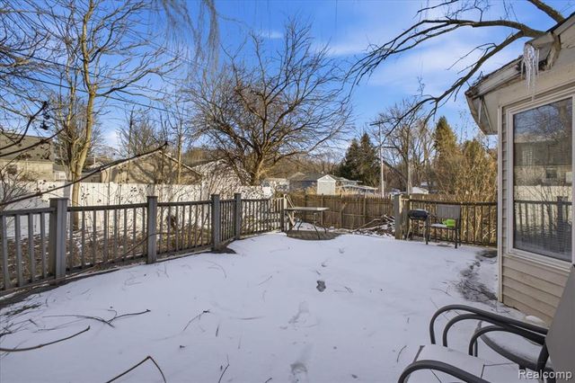 2803 Reflection Avenue, Waterford, MI 48328