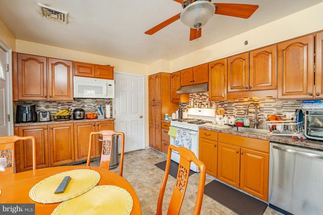 6529 DELILAH RD, Egg Harbor Twp, NJ 08234