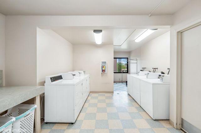 522 E Algonquin Road 309A, Schaumburg, IL 60173