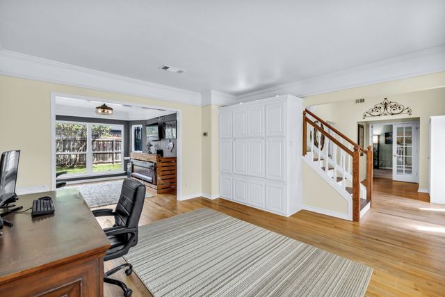 720 Bridget Way, Hurst, TX 76054