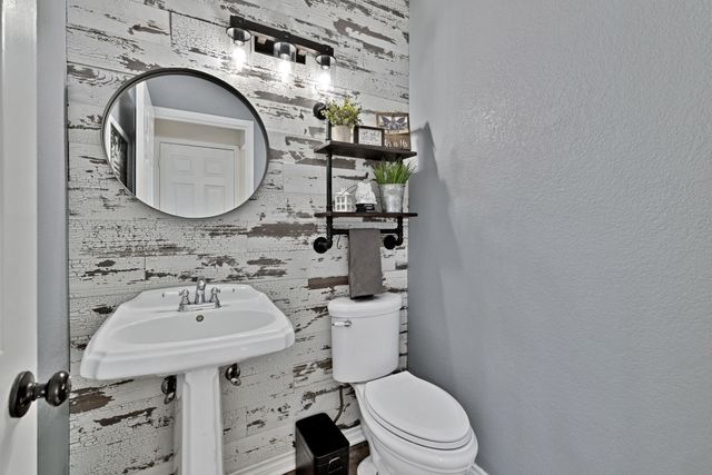 720 Bridget Way, Hurst, TX 76054