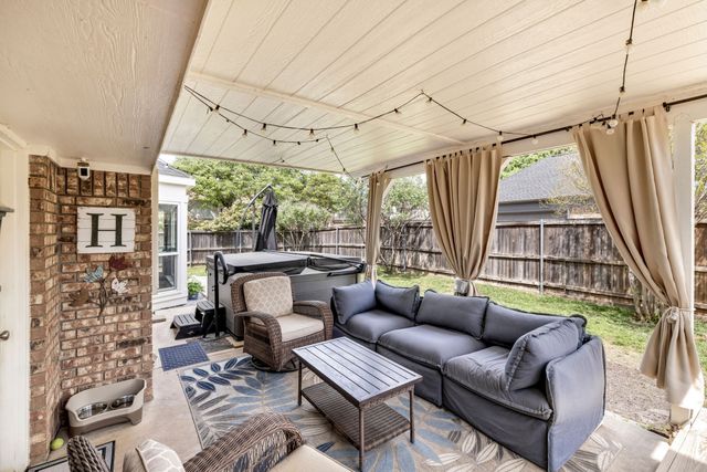 720 Bridget Way, Hurst, TX 76054