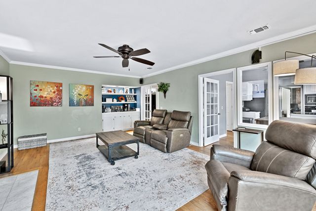 720 Bridget Way, Hurst, TX 76054