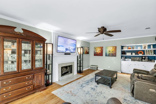 720 Bridget Way, Hurst, TX 76054