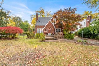 22627 Brookdale Street, Farmington, MI 48336