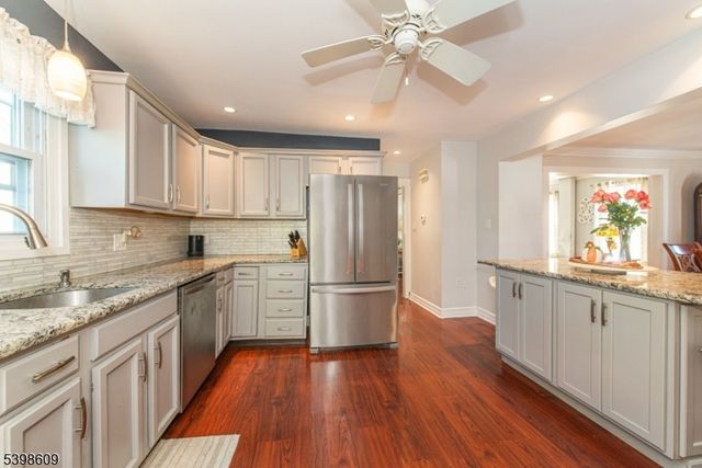 16 Hope Rd, Parsippany-troy Hills Twp., NJ 07878