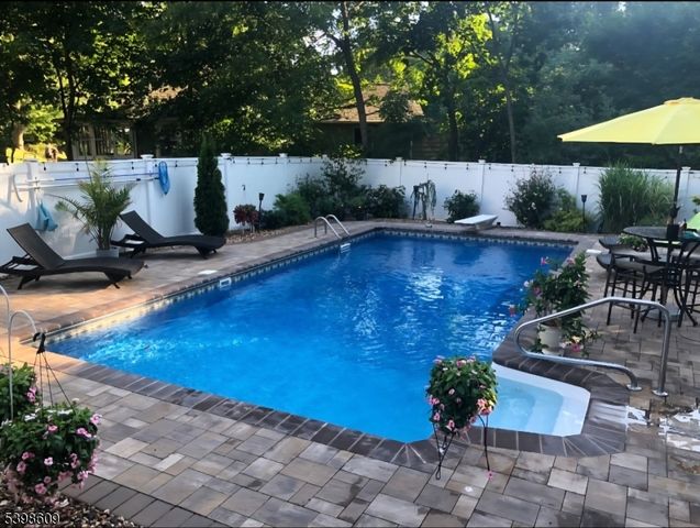 16 Hope Rd, Parsippany-troy Hills Twp., NJ 07878