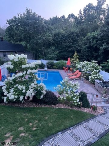 16 Hope Rd, Parsippany-troy Hills Twp., NJ 07878