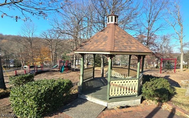 16 Hope Rd, Parsippany-troy Hills Twp., NJ 07878