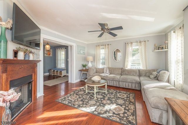 16 Hope Rd, Parsippany-troy Hills Twp., NJ 07878