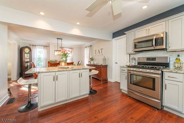 16 Hope Rd, Parsippany-troy Hills Twp., NJ 07878