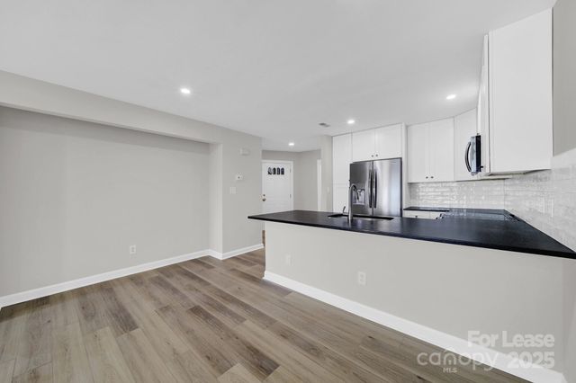 13824 Queens Harbor Road H, Charlotte, NC 28278