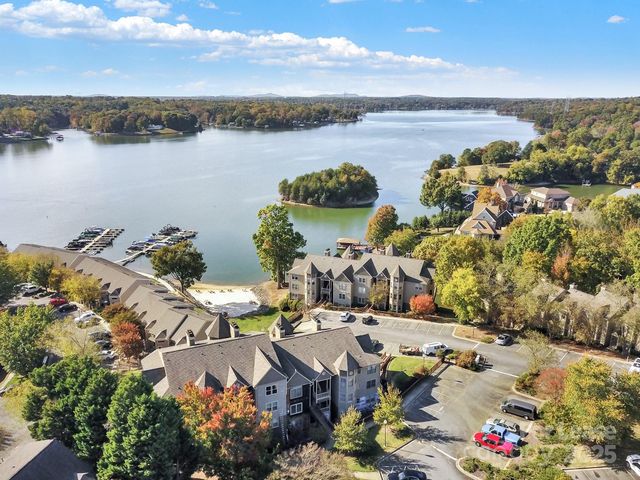 13824 Queens Harbor Road H, Charlotte, NC 28278