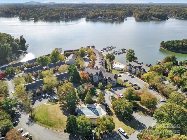 13824 Queens Harbor Road H, Charlotte, NC 28278