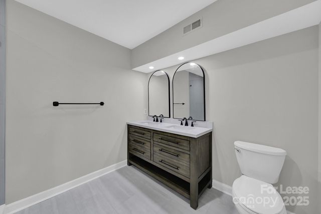 13824 Queens Harbor Road H, Charlotte, NC 28278