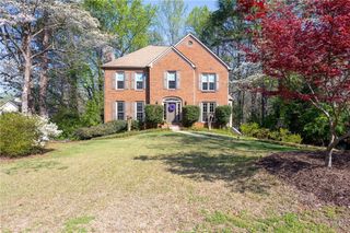 2093 Halfmoon Bluff NW, Kennesaw, GA 30152