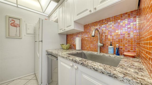 5641 MIDNIGHT PASS ROAD 902, Sarasota, FL 34242
