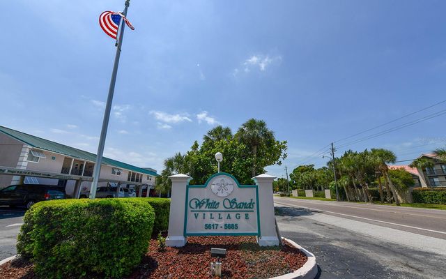 5641 MIDNIGHT PASS ROAD 902, Sarasota, FL 34242