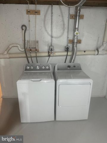 278 ELM CT, North Wales, PA 19454