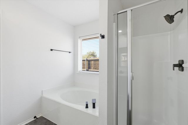 215 Willow Creek Lane, Terrell, TX 75160