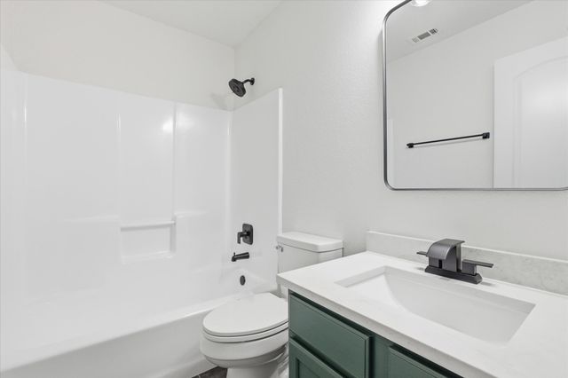 215 Willow Creek Lane, Terrell, TX 75160