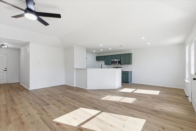 215 Willow Creek Lane, Terrell, TX 75160