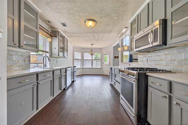 10406 Comanche Springs Court, Houston, TX 77095