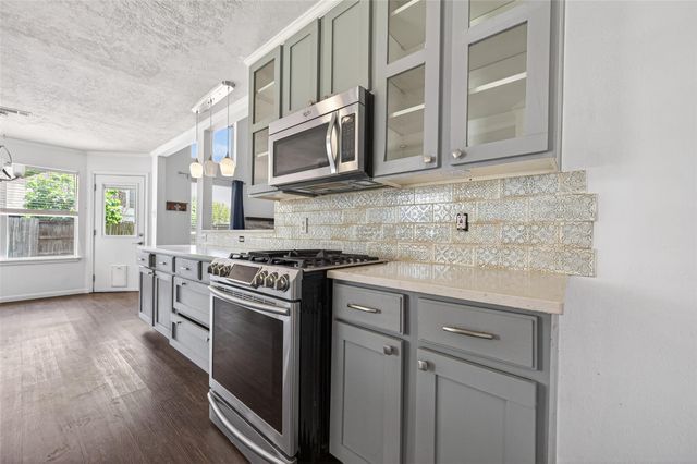 10406 Comanche Springs Court, Houston, TX 77095