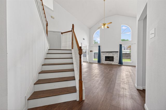 10406 Comanche Springs Court, Houston, TX 77095