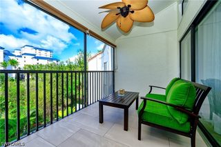 586 Beachwalk CIR O-305, Naples, FL 34108