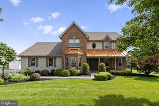 1820 OAKRIDGE CT, Lebanon, PA 17046