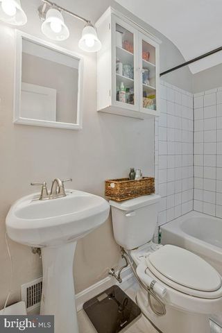 8438 OAKLEIGH RD, Baltimore, MD 21234