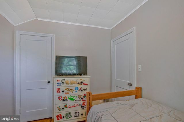 8438 OAKLEIGH RD, Baltimore, MD 21234
