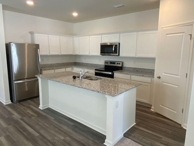 169 Admiral St, Conway, SC 29526
