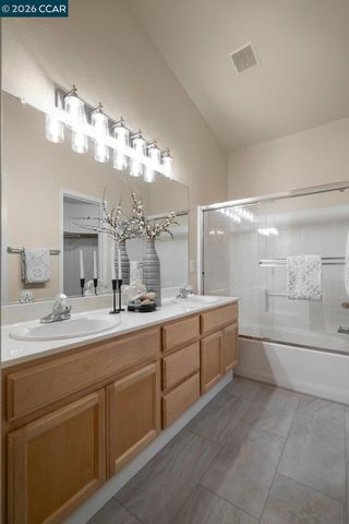 10780 Ruthven Ln, Dublin, CA 94568