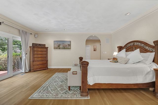 784 Strawberry Hill Rd, Concord, MA 01742
