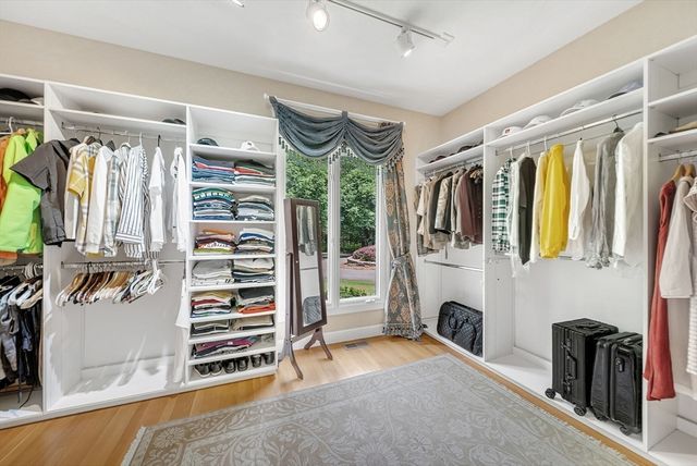 784 Strawberry Hill Rd, Concord, MA 01742