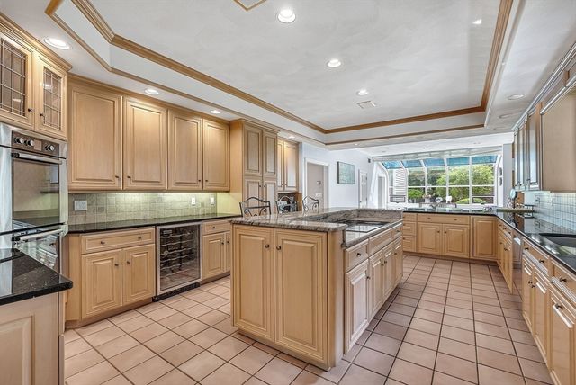 784 Strawberry Hill Rd, Concord, MA 01742