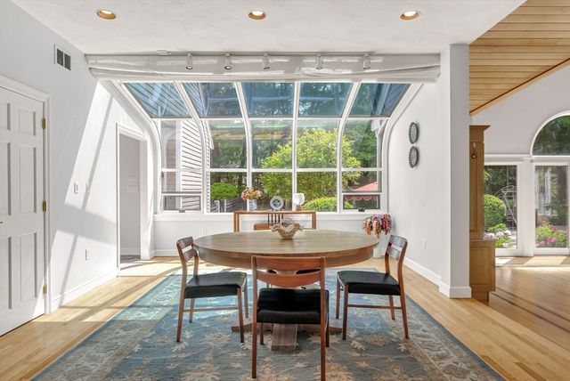 784 Strawberry Hill Rd, Concord, MA 01742