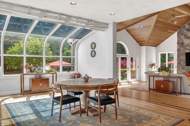 784 Strawberry Hill Rd, Concord, MA 01742