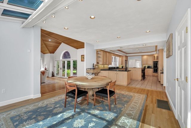 784 Strawberry Hill Rd, Concord, MA 01742