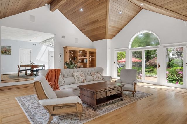 784 Strawberry Hill Rd, Concord, MA 01742