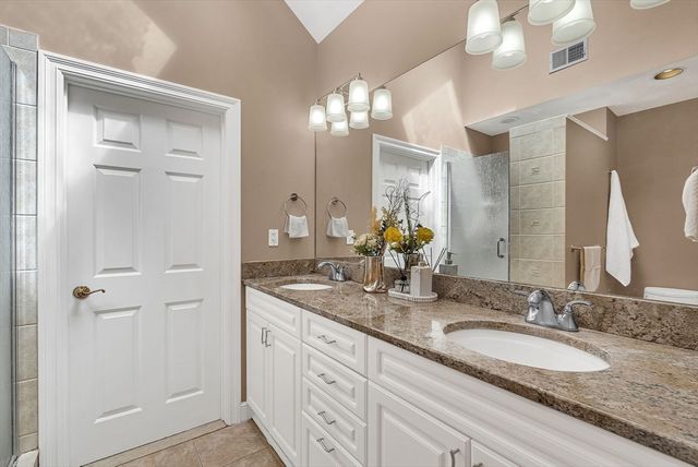 784 Strawberry Hill Rd, Concord, MA 01742