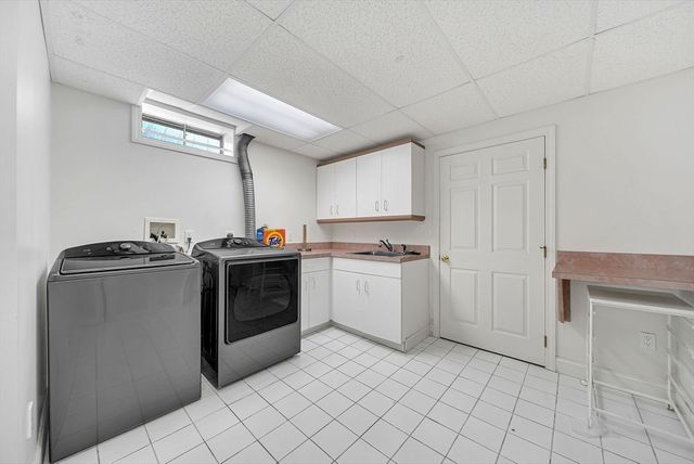 784 Strawberry Hill Rd, Concord, MA 01742