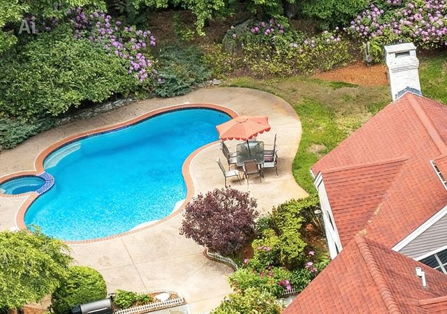 784 Strawberry Hill Rd, Concord, MA 01742