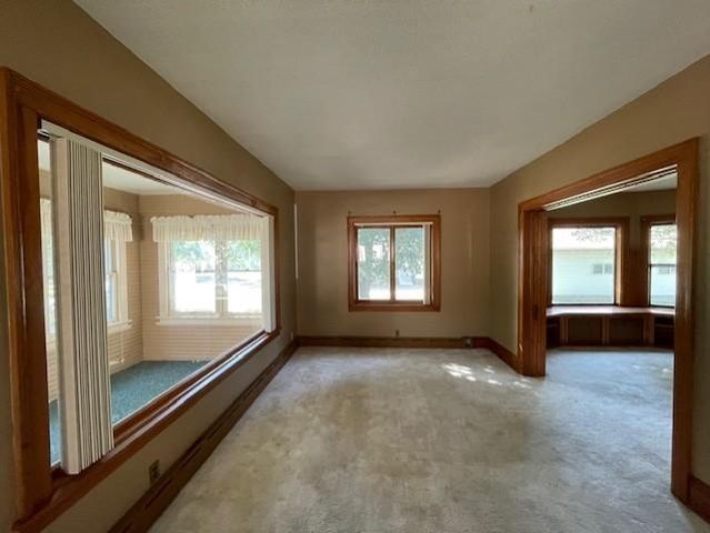 1011 6th Avenue, Mountain Lake, MN 56159